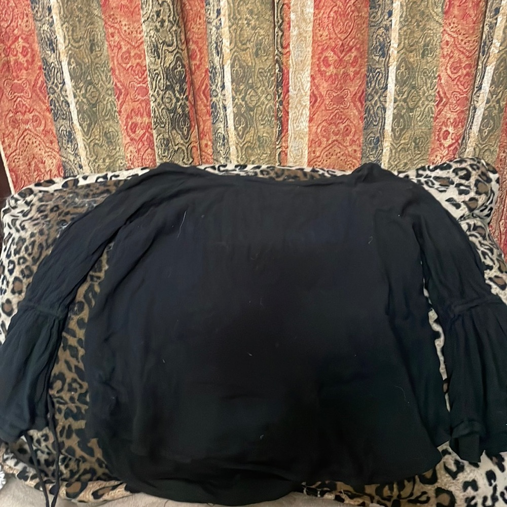 womens black hollister blouse, size small, gently used. perfect condition